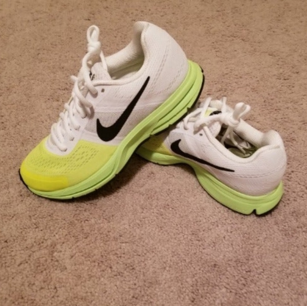 Nike Air Zoom Pegasus 30  Volt Yellow Tennis Shoes Size 7